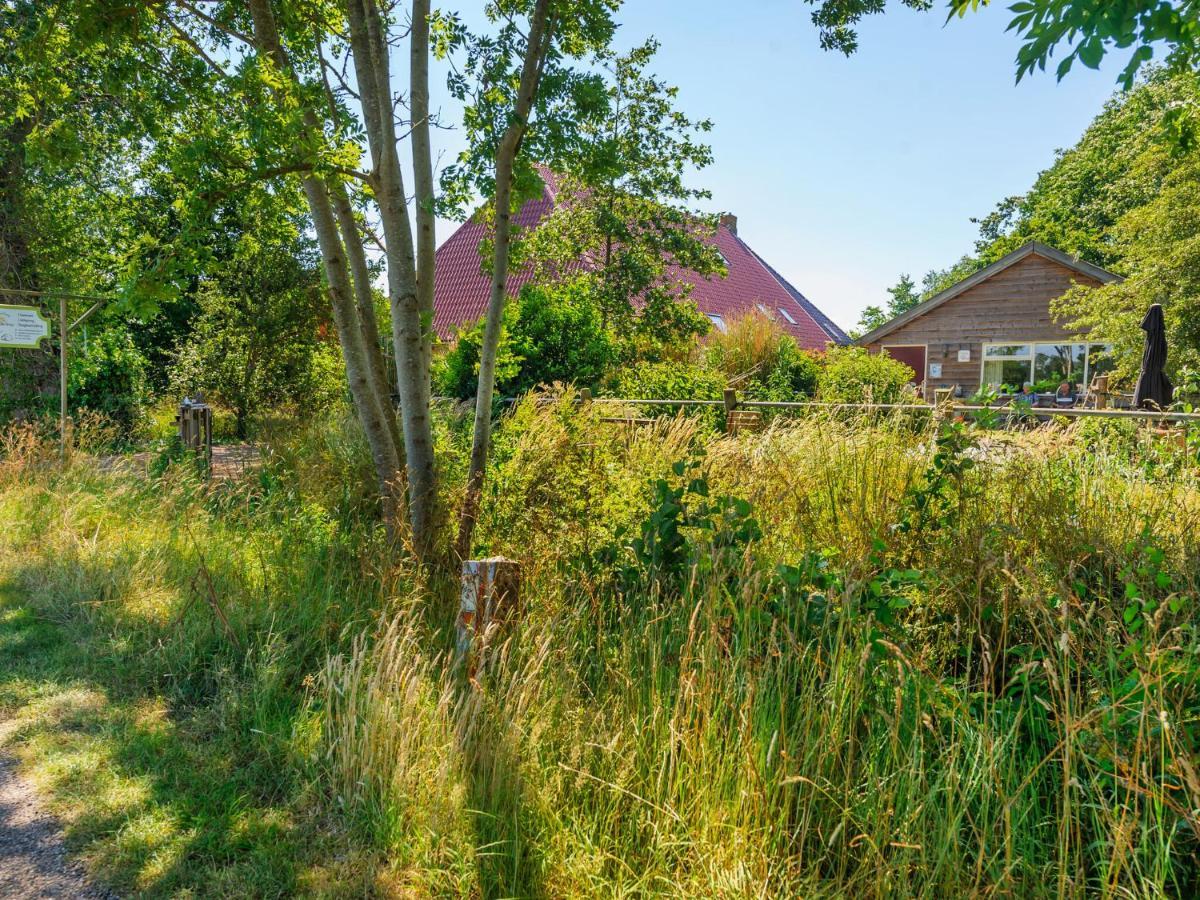 Enticing Holiday Home In Eastermar Near Burgumer Mar Lake Hoogzand Exterior photo